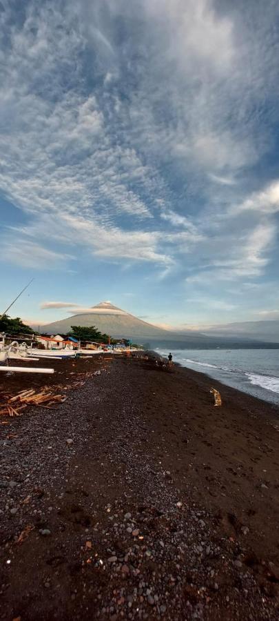 The Shooting Star Homestay Amed Dış mekan fotoğraf
